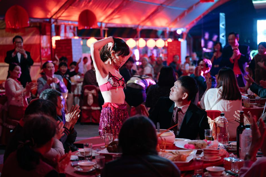 姚以緹在《死亡賭局》飾演春風的舊情人。(圖/英傑哆影業提供)